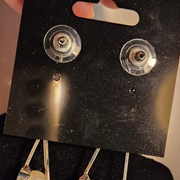 One Pair of Cubic Zirconia & Pearl Dangle Earrings - Picture 3 of 3